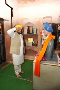 ਸ਼ਹੀਦ ਭਗਤ ਸਿੰਘ, ਸ਼ਹੀਦ ਕਰਤਾਰ ਸਿੰਘ ਸਰਾਭਾ ਤੇ ਹੋਰ ਸ਼ਹੀਦਾਂ ਨੂੰ ਦਿੱਤਾ ਜਾਵੇ ਭਾਰਤ ਰਤਨ   :   ਮੁੱਖ ਮੰਤਰੀ