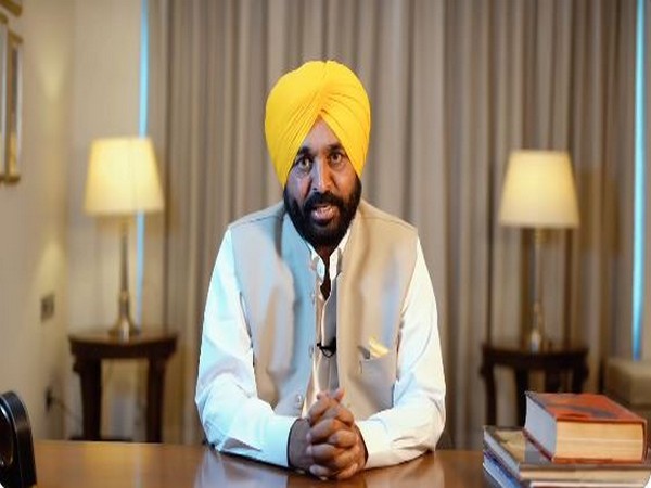 ਆਪਣੇ ਸ਼ਾਸਨਕਾਲ ਦੌਰਾਨ ਅਪਰਾਧੀਆਂ ਨੂੰ ਸਰਪ੍ਰਸਤੀ ਦੇਣ ਵਾਲੇ ਹੁਣ ਸੂਬੇ ਦੀ ਸ਼ਾਂਤੀ ਅਤੇ ਸਦਭਾਵਨਾ ‘ਤੇ ਸਵਾਲ ਖੜ੍ਹੇ ਕਰ ਰਹੇ ਹਨ   :   ਮੁੱਖ ਮੰਤਰੀ ਭਗਵੰਤ ਮਾਨ