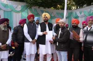 Agriculture Minister Kuldeep Dhaliwal inaugurates crushing season