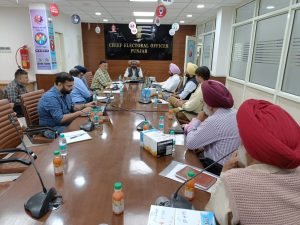 CEO PUNJAB HOLDS MEETING WITH POLITICAL PARTIES, HANDS OVER CDs OF DRAFT PUBLICATION OF ELECTORAL