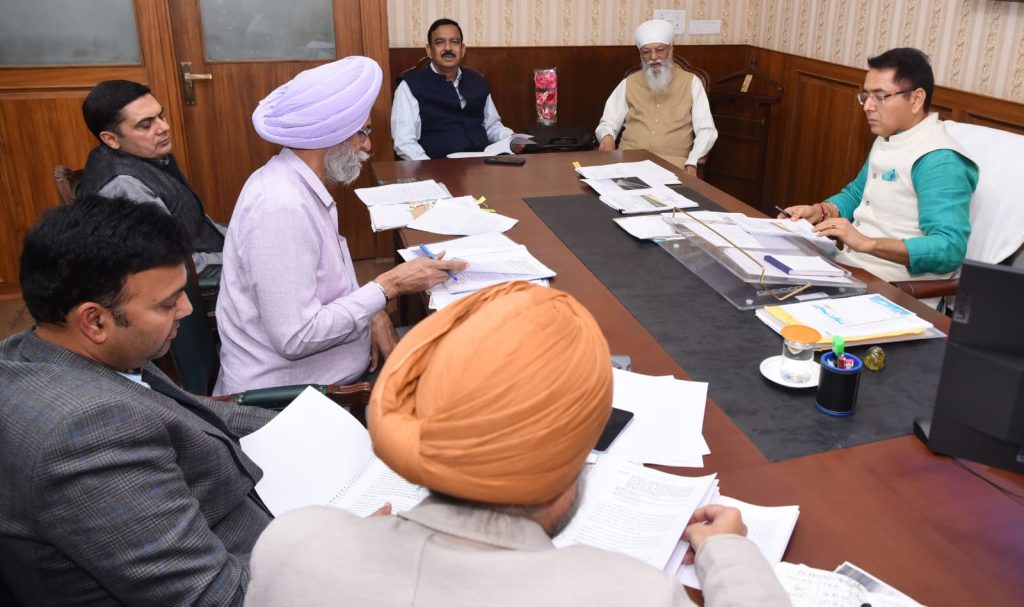 ਮਾਨ ਸਰਕਾਰ ਵੱਲੋਂ ਪੰਜਾਬ ਵਿੱਚ 300 ਮੈਗਾਵਾਟ ਦੇ ਕੈਨਾਲ ਟਾਪ ਅਤੇ ਫਲੋਟਿੰਗ ਸੋਲਰ ਪਾਵਰ ਪ੍ਰਾਜੈਕਟ ਲਗਾਏ ਜਾਣਗੇ  :   ਅਮਨ ਅਰੋੜਾ