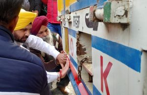 To prevent road accidents, PWD department launches campaign to install reflectors on vehicles : Minister Harbhajan Singh ETO