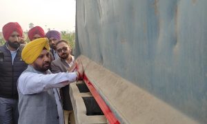 To prevent road accidents, PWD department launches campaign to install reflectors on vehicles  :  Minister Harbhajan Singh ETO