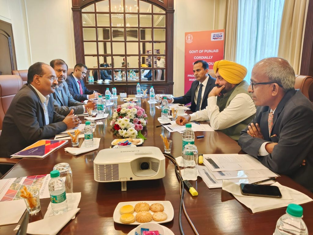 GROW WITH THE BEST  :   CM TO CAPTAINS OF INDUSTRY AT HYDERABAD
