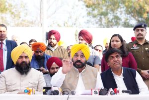 ਮੁੱਖ ਮੰਤਰੀ ਵੱਲੋਂ ਸੜਕਾਂ ਨੂੰ ਟੋਲ ਪਲਾਜ਼ਿਆਂ ਤੋਂ ਮੁਕਤ ਕਰਨ ਦੇ ਐਲਾਨ ਨਾਲ ਲੋਕਾਂ ਨੂੰ ਵੱਡੀ ਰਾਹਤ