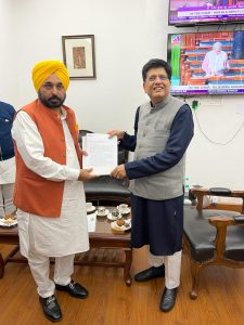 ਮੁੱਖ ਮੰਤਰੀ ਵੱਲੋਂ ਪਿਊਸ਼ ਗੋਇਲ ਨਾਲ ਮੁਲਾਕਾਤ, ਆਰ.ਡੀ.ਐਫ. ਤੇ ਐਮ.ਡੀ.ਐਫ. ਦਾ 3095 ਕਰੋੜ ਰੁਪਏ ਦਾ ਬਕਾਇਆ ਤੁਰੰਤ ਜਾਰੀ ਕਰਨ ਲਈ ਕਿਹਾ
