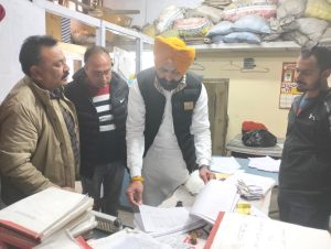 परिवहन मंत्री द्वारा लुधियाना के बस अड्डे का औचक निरीक्षण
