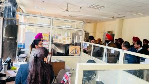 परिवहन मंत्री लालजीत सिंह भुल्लर द्वारा आर.टी.ए. दफ्तर पटियाला की औचक चैकिंग