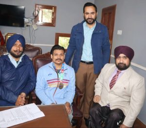Para players will be given special attention in new sports policy  :   Meet Hayer