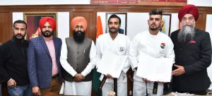 Kultar Singh Sandhwan appeals the sportsmen to work with determination