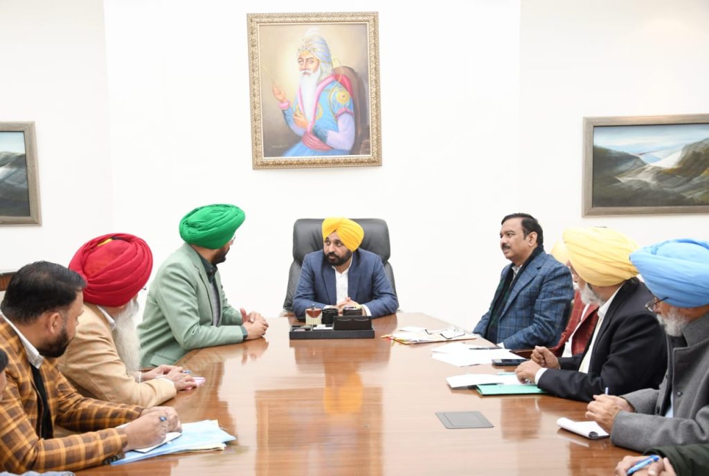 ਮੁੱਖ ਮੰਤਰੀ ਵੱਲੋਂ ਸੂਬੇ ਵਿਚ ਸਾਉਣੀ ਰੁੱਤ ਦੀਆਂ ਫਸਲਾਂ ਅਤੇ ਬੀਜਾਂ ਬਾਰੇ ਤਿਆਰੀਆਂ ਦਾ ਜਾਇਜ਼ਾ ਲੈਣ ਲਈ ਖੇਤੀਬਾੜੀ ਅਫ਼ਸਰਾਂ ਨਾਲ ਵਿਚਾਰ-ਚਰਚਾ