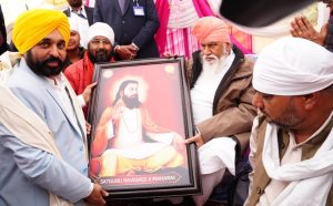 ਮੁੱਖ ਮੰਤਰੀ ਵੱਲੋਂ ਸ੍ਰੀ ਗੁਰੂ ਰਵਿਦਾਸ ਜੀ ਦਾ ਪ੍ਰਕਾਸ਼ ਪੁਰਬ ਮਨਾਉਣ ਲਈ ਬਨਾਰਸ ਜਾਣ ਵਾਲੇ ਸ਼ਰਧਾਲੂਆਂ ਲਈ ਰੇਲ ਗੱਡੀ ਨੂੰ ਹਰੀ ਝੰਡੀ ਦਿਖਾਈ