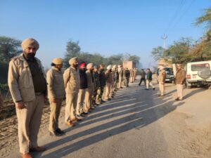 ਫਾਜ਼ਿਲਕਾ ਪੁਲਿਸ ਅਤੇ ਬੀ.ਐਸ.ਐਫ ਵੱਲੋਂ ਸਰਹੰਦ ਪਾਰ ਤੋਂ ਨਸ਼ੀਲੇ ਪਦਾਰਥਾਂ ਅਤੇ ਹਥਿਆਰਾਂ ਦੀ ਤਸਕਰੀ ਕਰਨ ਵਾਲੇ ਅਪਰਾਧੀਆਂ ਖਿਲਾਫ ਚਲਾਇਆ ਗਿਆ ਸਾਂਝਾ ਸਰਚ ਅਭਿਆਨ