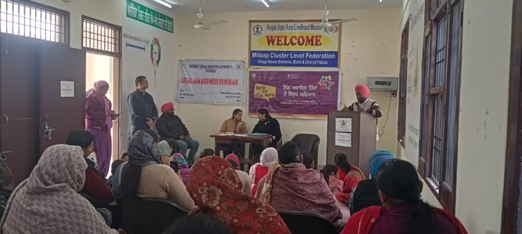 ਪਿੰਡ ਦੀਆਂ ਔਰਤਾਂ ਨੂੰ ਸਰਕਾਰੀ ਸਕੀਮਾਂ ਬਾਰੇ ਜਾਣਕਾਰੀ ਦੇਣ ਲਈ ਲਗਾਇਆ ਕੈਂਪ