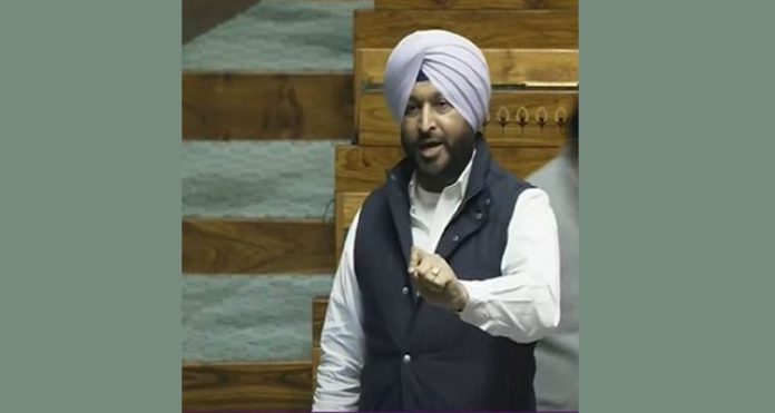 ਕਾਂਗਰਸੀ MP ਰਵਨੀਤ ਬਿੱਟੂ ਲੋਕ ਸਭਾ ਤੋਂ  ਮੁਅੱਤਲ, ਸੰਸਦ ‘ਚ ਹੰਗਾਮੇ ਮਗਰੋਂ ਹੋਇਆ ਐਕਸ਼ਨ