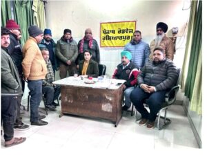 ਬੱਸ ਸਟੈਂਡ ਹੁਸ਼ਿਆਰਪੁਰ ’ਚ ਲੱਗਾ ਅੱਖਾਂ ਦਾ ਚੈਕਅੱਪ ਕੈਂਪ