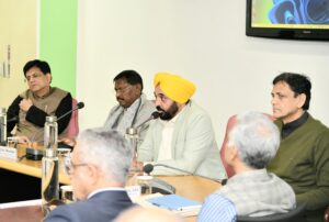 ਕਿਸਾਨਾਂ ਅਤੇ ਕੇਂਦਰੀ ਮੰਤਰੀਆਂ ਵਿਚਕਾਰ ਗੱਲਬਾਤ ਦਾ ਪਹਿਲਾ ਦੌਰ ਸਕਾਰਾਤਮਕ ਦਿਸ਼ਾ ਵਿੱਚ ਸਮਾਪਤ ਹੋਇਆ