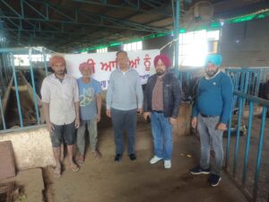 ਪਸ਼ੂ ਪਾਲਣ ਵਿਭਾਗ ਵੱਲੋਂ ਲੰਪੀ ਸਕਿਨ ਬਿਮਾਰੀ ਦੀ ਰੋਕਥਾਮ ਲਈ ਲਗਾਏ ਕੈਂਪ ਦੀ ਤਸਵੀਰ।