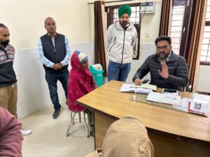ਸਿਵਲ ਸਰਜਨ ਨੇ ਹਰਿਆਣਾ ਦੀ ਹੱਦ ਨੇੜੇ ਲੱਗਦੀਆਂ ਸਿਹਤ ਸੰਸਥਾਵਾਂ ਦੀ ਕੀਤੀ ਚੈਕਿੰਗ