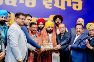 ਵਪਾਰੀਆਂ/ਉਦਯੋਗਪਤੀਆਂ ਨੇ ‘ਸਰਕਾਰ-ਵਪਾਰ ਮਿਲਣੀ’ ਰਾਹੀਂ ਸਰਕਾਰ ਨੂੰ ਉਨ੍ਹਾਂ ਦੀਆਂ ਬਰੂਹਾਂ ’ਤੇ ਲਿਆਉਣ ਲਈ ਮੁੱਖ ਮੰਤਰੀ ਦੀ ਕੀਤੀ ਸ਼ਲਾਘਾ