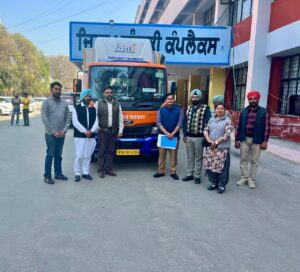 ਡਿਪਟੀ ਕਮਿਸ਼ਨਰ ਨੇ ਫੂਡ ਸੇਫਟੀ ਆਨ ਵ੍ਹੀਲ ਵੈਨ ਨੂੰ ਹਰੀ ਝੰਡੀ ਦੇ ਕੇ ਰਵਾਨਾ ਕੀਤਾ