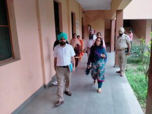ਕਮਿਸ਼ਨਰ ਨਗਰ ਨਿਗਮ ਵੱਲੋਂ ਪੋਲਿੰਗ ਬੂਥਾਂ ਦੀ ਅਚਨਚੇਤ ਚੈਕਿੰਗ