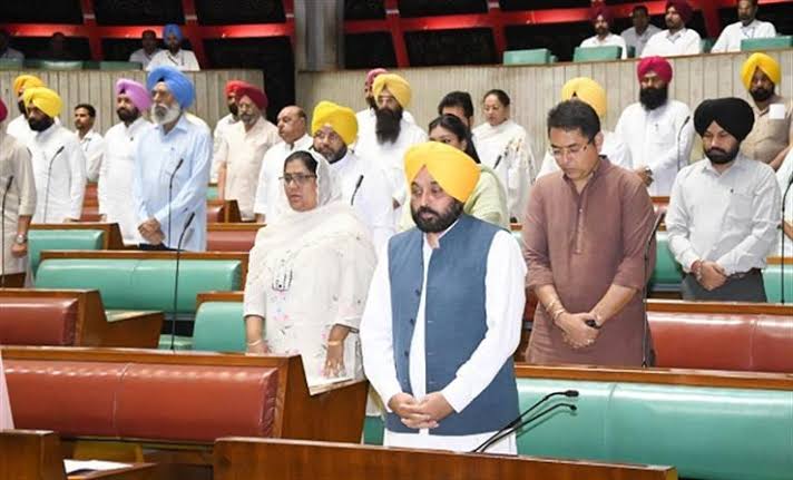 ਮੁੱਖ ਮੰਤਰੀ ਦੀ ਅਗਵਾਈ ਹੇਠ ਪੰਜਾਬ ਵਿਧਾਨ ਸਭਾ ਵੱਲੋਂ ਵਿਛੜੀਆਂ ਰੂਹਾਂ ਨੂੰ ਸ਼ਰਧਾਂਜਲੀਆਂ ਭੇਟ