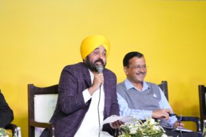 ਲੁਧਿਆਣਾ ਵਿਖੇ ਸਰਕਾਰ-ਵਪਾਰ ਮਿਲਣੀ ਦੌਰਾਨ ਭਗਵੰਤ ਮਾਨ ਅਤੇ ਅਰਵਿੰਦ ਕੇਜਰੀਵਾਲ ਵੱਲੋਂ ਉਦਯੋਗਪਤੀਆਂ ਨਾਲ ਵਿਸਥਾਰਤ ਵਿਚਾਰ-ਵਟਾਂਦਰਾ