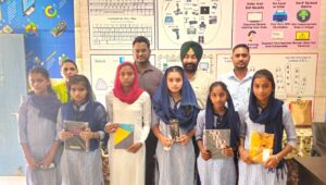 ਸਵੀਪ ਜਾਗਰੂਕਤਾ ਮੁਹਿੰਮ ਤਹਿਤ ਸਰਕਾਰੀ ਸੀਨੀਅਰ ਸੈਕੰਡਰੀ ਸਕੂਲ ਸਰਦੂਲਗੜ੍ਹ (ਕੁੜੀਆਂ) ਵਿਖੇ ਪੋਸਟਰ, ਸਲੋਗਨ ਅਤੇ ਕੁਇੱਜ਼ ਮੁਕਾਬਲੇ ਕਰਵਾਏ