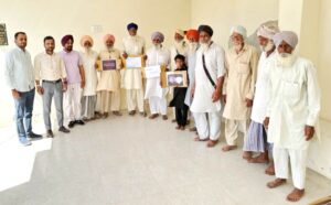 ਬੀ.ਐਲ.ਓਜ਼. ਵੱਲੋਂ ਬੂਥ ਪੱਧਰ ’ਤੇ ਵੋਟਰਾਂ ਨੂੰ ਲੋਕਤੰਤਰ ਵਿਚ ਵੋਟ ਦੀ ਮਹੱਤਤਾ ਬਾਰੇ ਕੀਤਾ ਜਾਗਰੂਕ