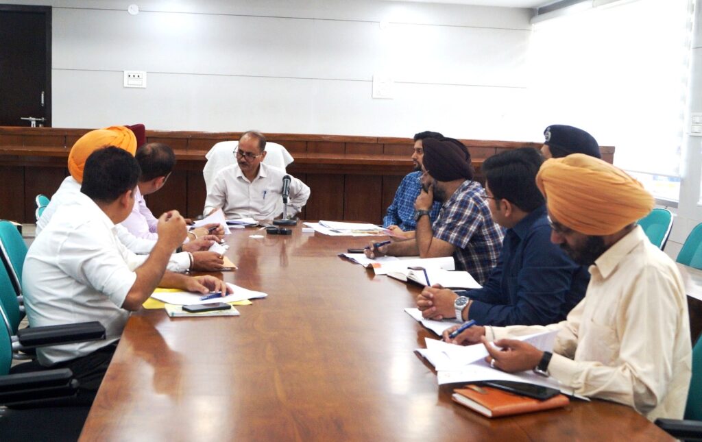 ਮਾਨਸਾ ਦੇ ਪ੍ਰਭਾਰੀ ਸਕੱਤਰ ਨੇ ਵੱਖ ਵੱਖ ਖਰੀਦ ਏਜੰਸੀਆਂ ਅਤੇ ਪ੍ਰਸ਼ਾਸਨਿਕ ਅਧਿਕਾਰੀਆਂ ਨਾਲ ਕਣਕ ਦੇ ਖਰੀਦ ਪ੍ਰਬੰਧਾਂ ਬਾਰੇ ਮੀਟਿੰਗ ਕੀਤੀ