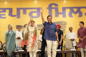 ਅਰਵਿੰਦ ਕੇਜਰੀਵਾਲ ਨੇ ਜਲੰਧਰ ‘ਚ ਵਪਾਰੀਆਂ-ਕਾਰੋਬਾਰੀਆਂ ਨਾਲ ਕੀਤੀ ਮੀਟਿੰਗ, ਕਿਹਾ- ਇਸ ਵਾਰ ਆਮ ਆਦਮੀ ਪਾਰਟੀ ਨੂੰ ਸਾਰੀਆਂ 13 ਸੀਟਾਂ ਜਿਤਾਓ