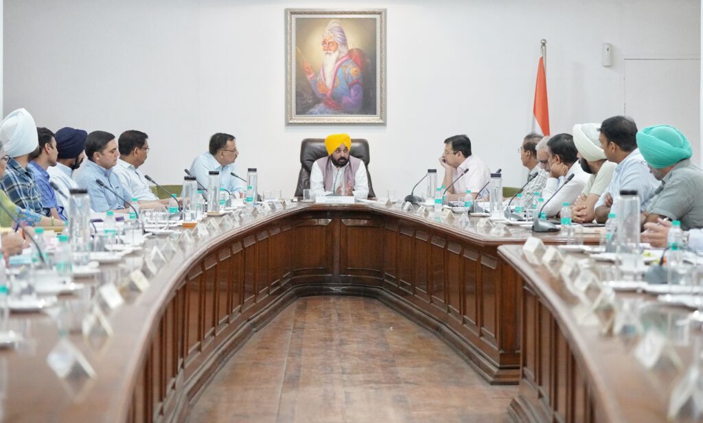 ਸਰਕਾਰੀ ਦਫ਼ਤਰਾਂ ਵਿੱਚ ਜੇਕਰ ਲੋਕ ਖੱਜਲ-ਖੁਆਰ ਹੋਏ ਤਾਂ ਡਿਪਟੀ ਕਮਿਸ਼ਨਰ ਜਵਾਬਦੇਹ ਹੋਣਗੇ-ਮੁੱਖ ਮੰਤਰੀ