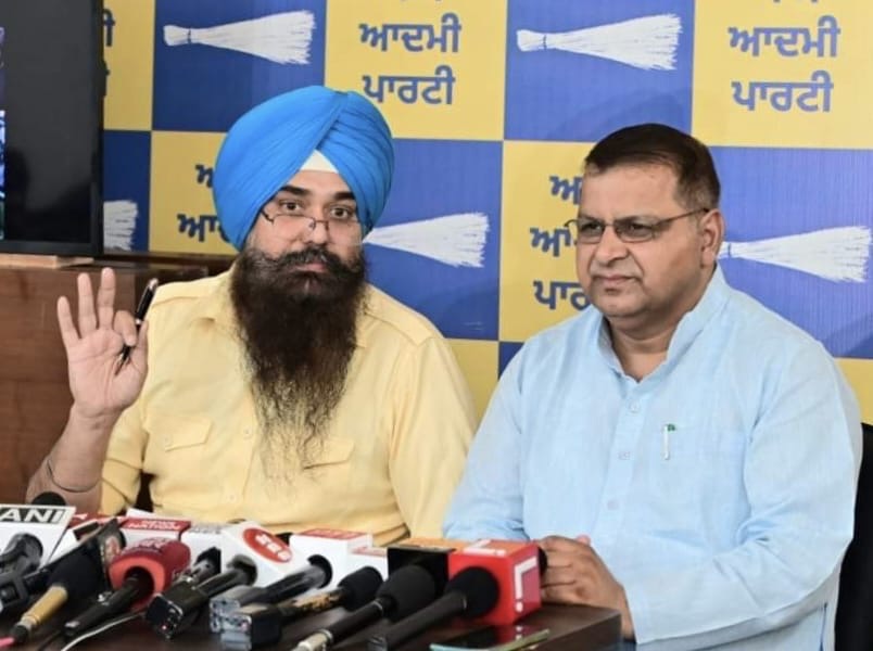 ਆਪ ਸਾਂਸਦ ਮਲਵਿੰਦਰ ਕੰਗ ਨੇ ਸ਼ੇਰ ਸਿੰਘ ਘੁਬਾਇਆ ਦੇ ਬਿਆਨ ਦੀ ਕੀਤੀ ਨਿੰਦਾ, ਕਿਹਾ- ਜਨਤਾ ਨੂੰ ਧਮਕਾਉਣਾ ਗੈਰ-ਜਮਹੂਰੀ