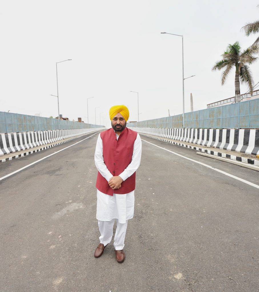 ਮੁੱਖ ਮੰਤਰੀ ਵੱਲੋਂ ਦੀਨਾਨਗਰ ਵਿੱਚ 51.74 ਕਰੋੜ ਰੁਪਏ ਦੀ ਲਾਗਤ ਵਾਲੇ ਰੇਲਵੇ ਓਵਰ ਬ੍ਰਿਜ ਦਾ ਉਦਘਾਟਨ, ਸਰਹੱਦੀ ਸ਼ਹਿਰ ਵਿੱਚ ਆਵਾਜਾਈ ਹੋਵੇਗੀ ਸੁਚਾਰੂ