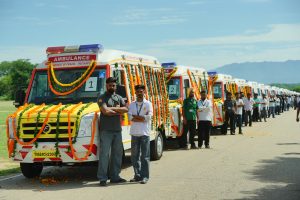 मानक स्वास्थ्य सुविधाएं: मुख्यमंत्री ने 58 हाईटेक एंबुलेंसों को हरी झंडी दिखाकर रवाना किया