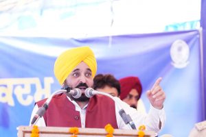 BORDER REGION LAGGED BEHIND DUE TO REGRESSIVE AND FEUDAL OUTLOOK OF DYNASTICAL LEADERS : CM