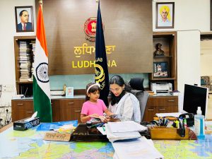 ਡਿਪਟੀ ਕਮਿਸ਼ਨਰ ਵੱਲੋਂ ਗਿਨੀਜ਼ ਵਰਲਡ ਰਿਕਾਰਡ ‘ਚ ਨਾਮ ਦਰਜ ਕਰਵਾਉਣ ਲਈ ਲੁਧਿਆਣਾ ਵਾਸੀ 6 ਸਾਲਾ ਅਨਾਯਸ਼ਾ ਬੁੱਧੀਰਾਜਾ ਦੀ ਸ਼ਲਾਘਾ