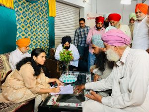 ਸਰਕਾਰ ਤੁਹਾਡੇ ਦੁਆਰ – ਡਿਪਟੀ ਕਮਿਸ਼ਨਰ ਵੱਲੋਂ ਜੋਧਾਂ ‘ਚ ਲੱਗੇ ਕੈਂਪ ਦੌਰਾਨ ਲੋਕਾਂ ਦੀਆਂ ਸ਼ਿਕਾਇਤਾਂ ਦਾ ਕੀਤਾ ਨਿਪਟਾਰਾ