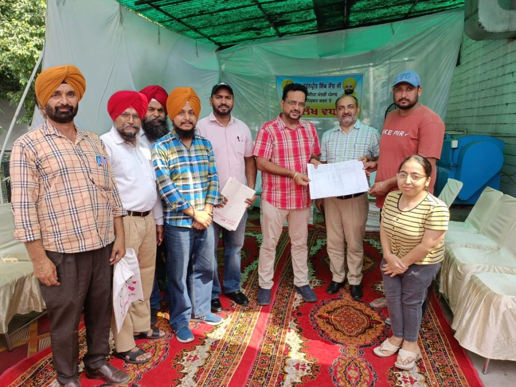 ‘ਸਰਕਾਰ ਤੁਹਾਡੇ ਦੁਆਰ’ ਤਹਿਤ ਖੰਨਾ ਵਿਖੇ ਕੈਂਪ ਦਾ ਆਯੋਜਨ