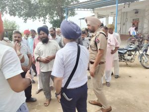 ਕਿਸਾਨਾਂ ਨੂੰ ਪਰਾਲੀ ਸਾੜਨ ਤੋਂ ਰੋਕਣ ਲਈ ਜਾਗਰੂਕ ਕਰਨ ਲਈ ਐਸ.ਡੀ.ਐਮ ਦੂਧਨਸਾਧਾਂ ਪਿੰਡਾਂ ‘ਚ ਕਿਸਾਨਾਂ ਨੂੰ ਮਿਲੇ