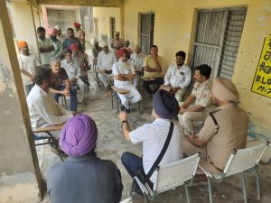 ਕਿਸਾਨਾਂ ਨੂੰ ਪਰਾਲੀ ਸਾੜਨ ਤੋਂ ਰੋਕਣ ਲਈ ਜਾਗਰੂਕ ਕਰਨ ਲਈ ਐਸ.ਡੀ.ਐਮ ਦੂਧਨਸਾਧਾਂ ਪਿੰਡਾਂ ‘ਚ ਕਿਸਾਨਾਂ ਨੂੰ ਮਿਲੇ