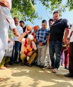 ਸ੍ਰੀ ਲਾਲ ਚੰਦ ਕਟਾਰੂਚੱਕ ਕੈਬਨਿਟ ਮੰਤਰੀ ਪੰਜਾਬ ਨੇ ਸਰਨਾ ਤੋਂ ਭੀਮਪੁਰ ਰੋਡ ਦੇ ਨਿਰਮਾਣ ਕਾਰਜ ਦਾ ਕੀਤਾ ਸੁਭਆਰੰਭ