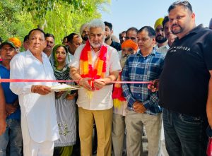 ਸ੍ਰੀ ਲਾਲ ਚੰਦ ਕਟਾਰੂਚੱਕ ਕੈਬਨਿਟ ਮੰਤਰੀ ਪੰਜਾਬ ਨੇ ਸਰਨਾ ਤੋਂ ਭੀਮਪੁਰ ਰੋਡ ਦੇ ਨਿਰਮਾਣ ਕਾਰਜ ਦਾ ਕੀਤਾ ਸੁਭਆਰੰਭ