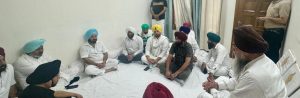 ਪੰਜਾਬ ਵਿਧਾਨ ਸਭਾ ਦੇ ਸਪੀਕਰ ਕੁਲਤਾਰ ਸਿੰਘ ਸੰਧਵਾਂ ਤੇ ਕੈਬਨਿਟ ਮੰਤਰੀ ਹਰਪਾਲ ਸਿੰਘ ਚੀਮਾ ਨੇ ਕੋਹਲੀ ਪਰਿਵਾਰ ਨਾਲ ਦੁੱਖ ਸਾਂਝਾ ਕੀਤਾ