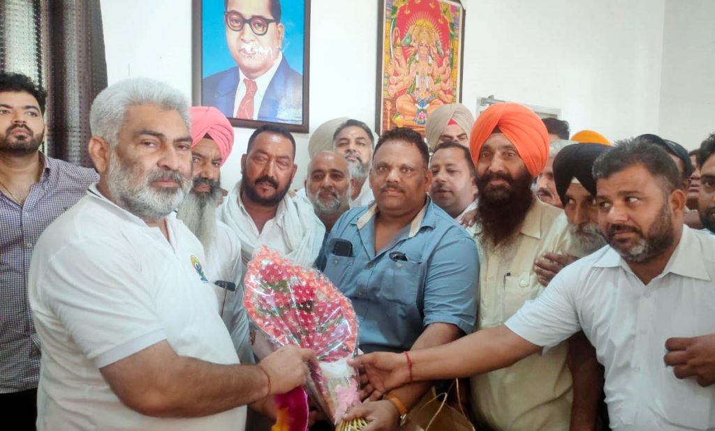 ਕੈਬਨਿਟ ਮੰਤਰੀ ਪੰਜਾਬ ਸ੍ਰੀ ਲਾਲ ਚੰਦ ਕਟਾਰੂਚੱਕ ਜੀ ਨੇ ਅਪਣੇ ਨਿਵਾਸ ਸਥਾਨ ਤੇ ਸੁਣੀਆਂ ਲੋਕਾਂ ਦੀਆਂ ਸਮੱਸਿਆਵਾਂ