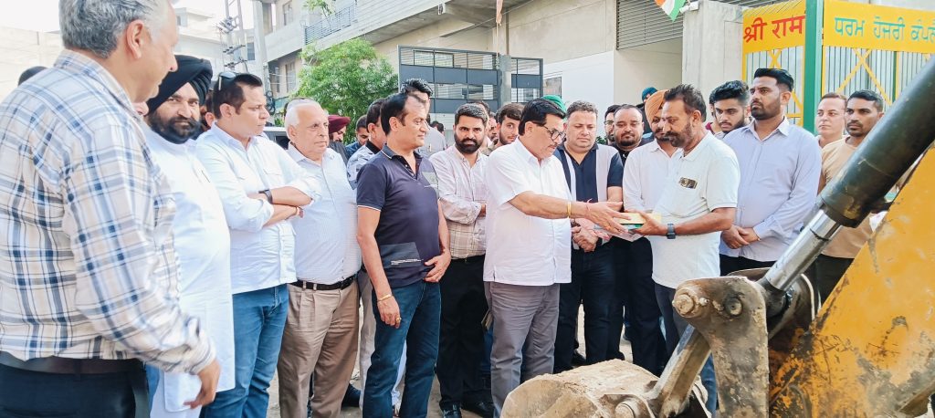 ਵਿਧਾਇਕ ਬੱਗਾ ਵਲੋਂ ਵਾਰਡ ਨੰਬਰ 1 ‘ਚ ਸੀਵਰੇਜ਼ ਤੇ ਵਾਟਰ ਸਪਲਾਈ ਪ੍ਰੋਜੈਕਟ ਦੀ ਸ਼ੁਰੂਆਤ