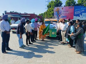 ਵਧੀਕ ਡਿਪਟੀ ਕਮਿਸ਼ਨਰ ਵੱਲੋਂ ਪਰਾਲੀ ਪ੍ਰਬੰਧਨ ਜਾਗਰੂਕਤਾ ਵੈਨ ਨੂੰ ਹਰੀ ਝੰਡੀ ਦੇ ਕੀਤਾ ਰਵਾਨਾ