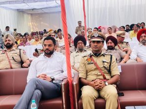  ਪੁਲਿਸ ਯਾਦਗਾਰੀ ਦਿਵਸ ਮਨਾਇਆ, ਸੀ.ਪੀ ਅਤੇ ਡੀ.ਸੀ ਨੇ ਪੁਲਿਸ ਲਾਈਨਜ਼ ਵਿੱਚ ਸ਼ਹੀਦਾਂ ਨੂੰ ਦਿੱਤੀ ਸ਼ਰਧਾਂਜਲੀ