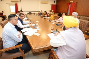 मुख्यमंत्री द्वारा मंडियों से धान की लिफ्टिंग युद्ध स्तर पर करने के आदेश